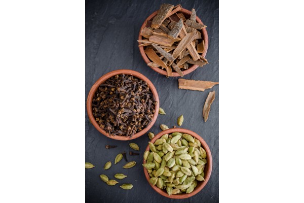 أول 5 بهارات تشتريها لمطبخك الجديد