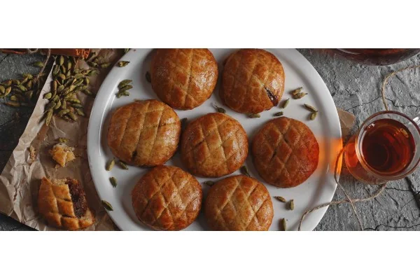 الفطائر السعودية بالبهارات: عجين طري بنكهة أصيلة